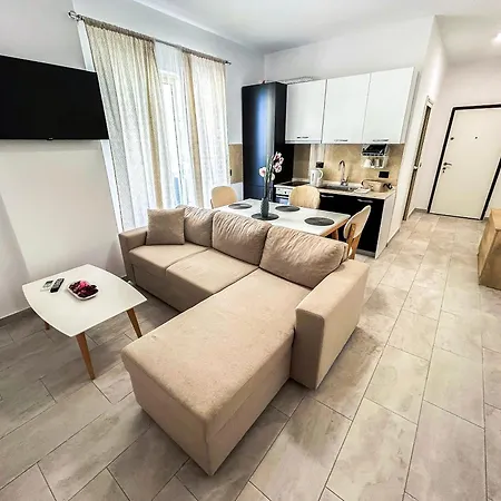 Appartamento Elite Gardens 681 *